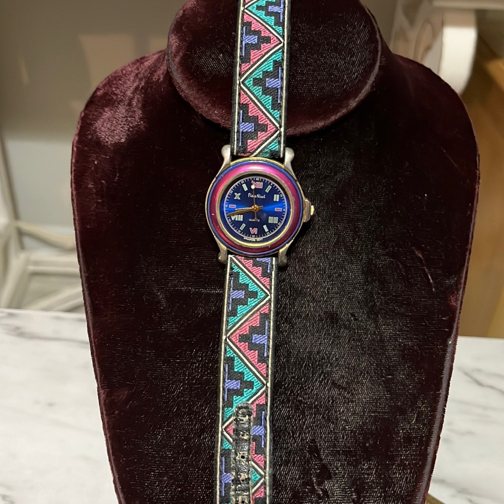 Y2K Pieue Nicol Watch